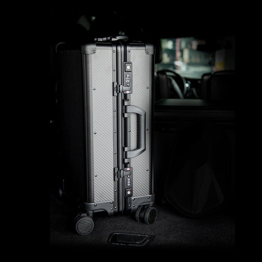 CARBON FIBER ROLLING SUITCASE(CARRY-ON)